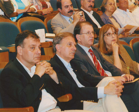 Παρουσίαση της ανθολογίας του Δ.Σ.Θ. Διακρίνονται ο Θ. Σβες, ο Δ. Γαρούφας και η Ρ. Κωστατζίκη
