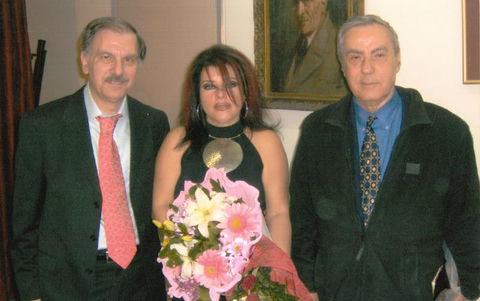 Με την ποιήτρια Μάρω Στασινοπούλου και τον καθηγητή Κάρολο Μιτσάκη (4/3/2005)